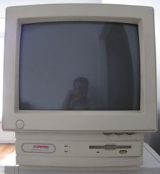 Compaq Presario 433's front view